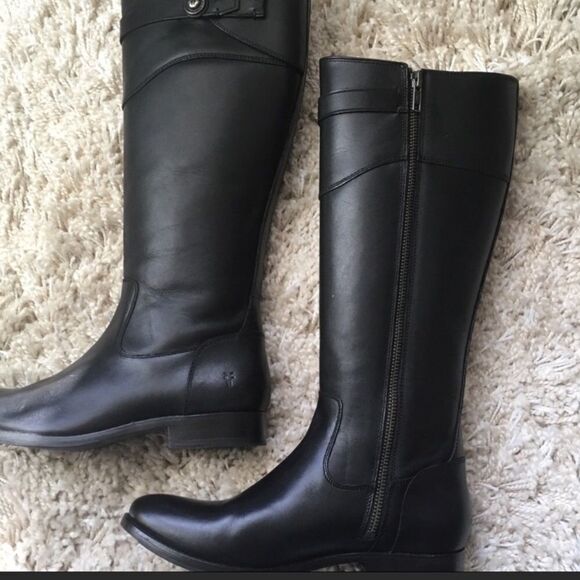 Black Leather Knee-High Boots - Picture 4 of 4